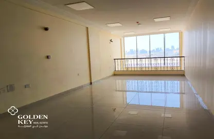 Shop - Studio for rent in Al Munithir Bin Amr Street - Madinat Khalifa - Doha