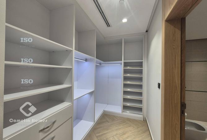 988803 - Property Image 3