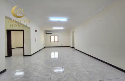 Apartment - 2 Bedrooms - 2 Bathrooms for rent in Al Mansoura - Al Mansoura - Doha