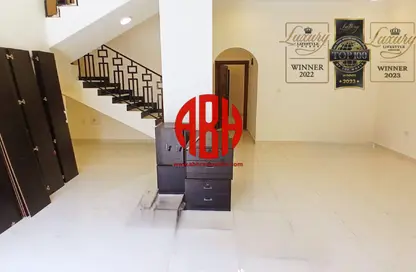 فيلا - 6 غرف نوم - 7 حمامات للايجار في شارع المرخية - المرخية - الدوحة