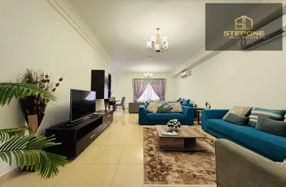 مجمع سكني - 4 غرف نوم - 5 حمامات للايجار في حدائق الفردان - ابو سدرة - الريان - الدوحة