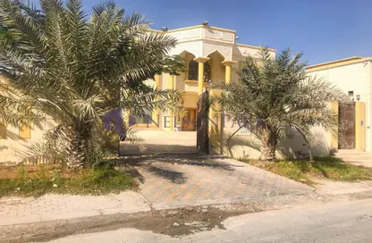 فيلا - 6 غرف نوم - 8 حمامات للبيع في فلل عين خالد - عين خالد - الدوحة