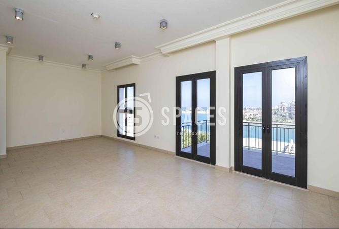 969674 - Property Image 2