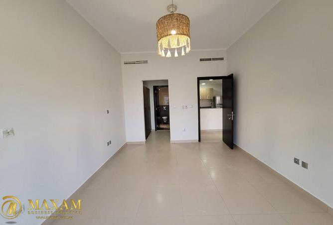 982179 - Property Image 2