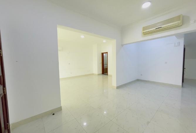 929338 - Property Image 2