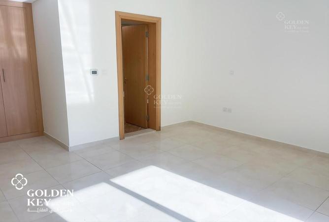 892260 - Property Image 3
