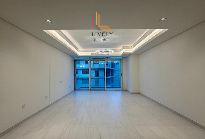 989430 - Property Image 3