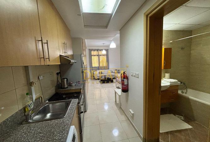 982194 - Property Image 3