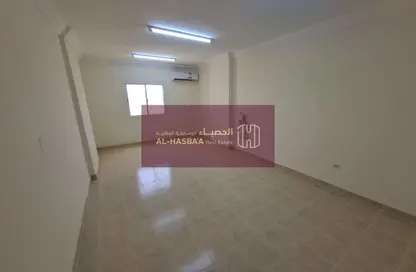 شقة - 2 غرف نوم - 2 حمامات للايجار في شارع النجمة - طريق المطار القديم - الدوحة