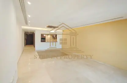 شقة - 2 غرف نوم - 3 حمامات للايجار في جديد الهتمي - فريج بن عمران - الدوحة
