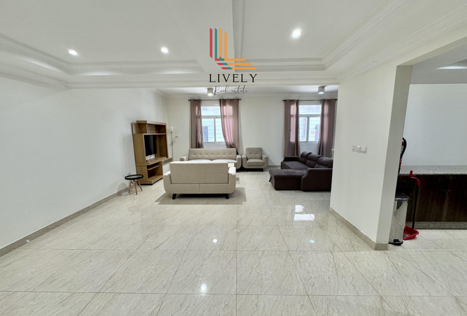 950483 - Property Image 2