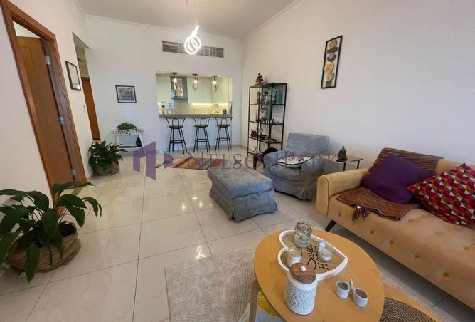 989109 - Property Image 2