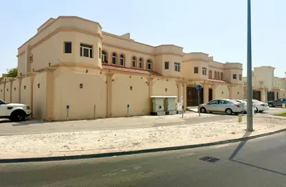 فيلا - 4 غرف نوم - 2 حمامات للبيع في الريان - الدوحة