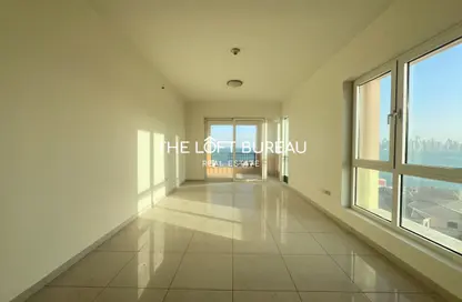 Apartment - 2 Bedrooms - 3 Bathrooms for rent in Viva West - Viva Bahriyah - The Pearl Island - Doha