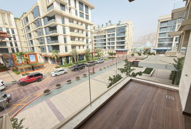 992211 - Property Image 2