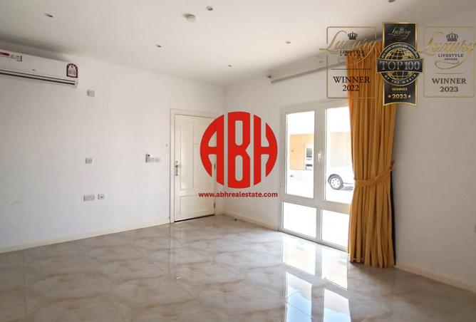 922699 - Property Image 2