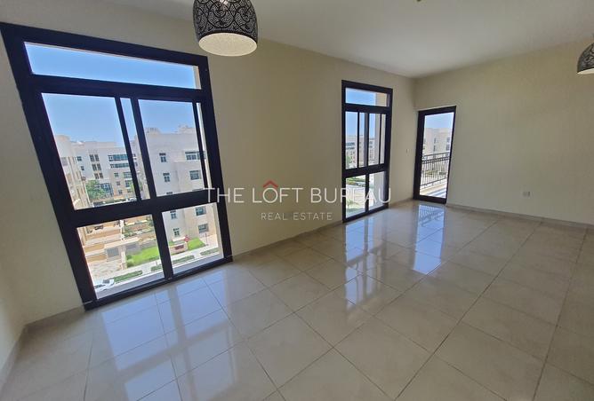 881889 - Property Main Image