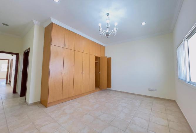 937758 - Property Image 2