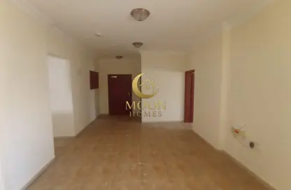 شقة - 2 غرف نوم - 3 حمامات للايجار في المنتزه - الدوحة