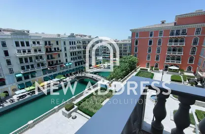 Apartment - 2 Bedrooms - 3 Bathrooms for rent in Carnaval - Qanat Quartier - The Pearl Island - Doha