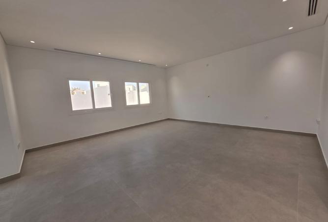 953791 - Property Image 3