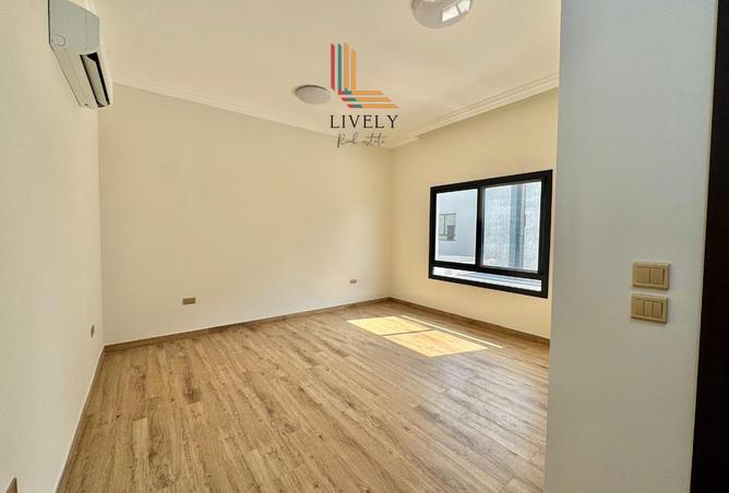 963052 - Property Image 3