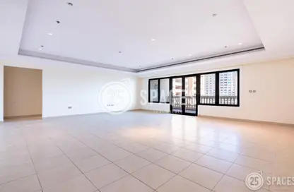Apartment - 3 Bedrooms - 4 Bathrooms for sale in Tower 31 - Porto Arabia - The Pearl Island - Doha