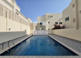 صورةحوض سباحة لـ: فيلا - 5 غرف نوم - 4 حمامات للكراء في العزيزية - العزيزية - الدوحة, صورة 1