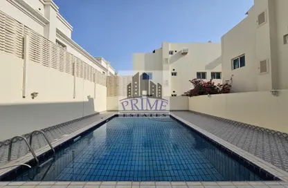 صورة لـ حوض سباحة فيلا - 5 غرف نوم - 4 حمامات للايجار في العزيزية - العزيزية - الدوحة ، صورة رقم 1