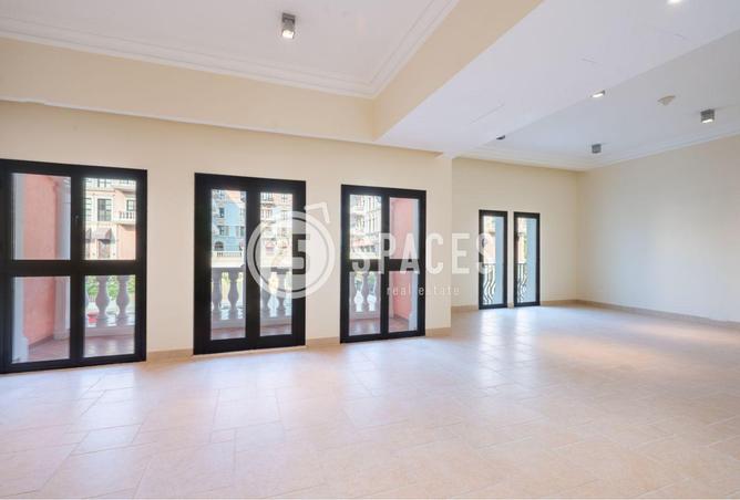 962441 - Property Image 2