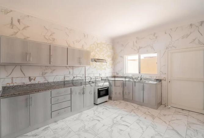 956413 - Property Image 3