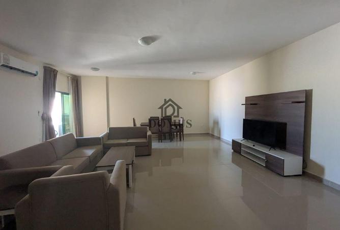 933179 - Property Image 2