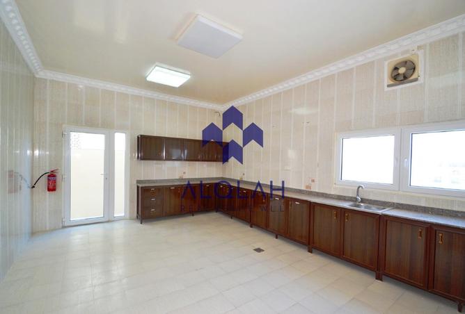 972392 - Property Image 3