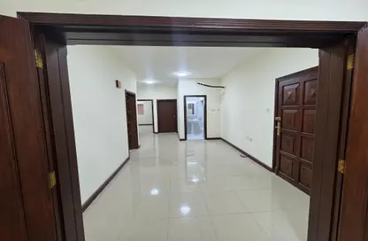 Apartment - 2 Bedrooms - 2 Bathrooms for rent in Al Mansoura - Al Mansoura - Doha