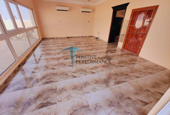 1000518 - Property Image 2