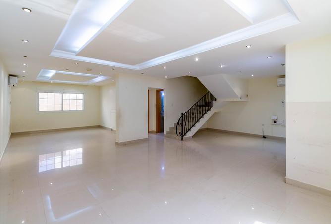 987768 - Property Image 3