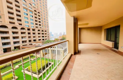 Apartment - 1 Bedroom - 2 Bathrooms for rent in West Porto Drive - Porto Arabia - The Pearl Island - Doha