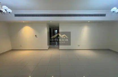 Apartment - 3 Bedrooms - 3 Bathrooms for rent in Bin Dirham 1 - Al Mansoura - Doha