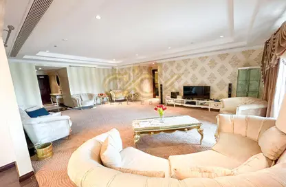 Apartment - 2 Bedrooms - 4 Bathrooms for sale in West Porto Drive - Porto Arabia - The Pearl Island - Doha