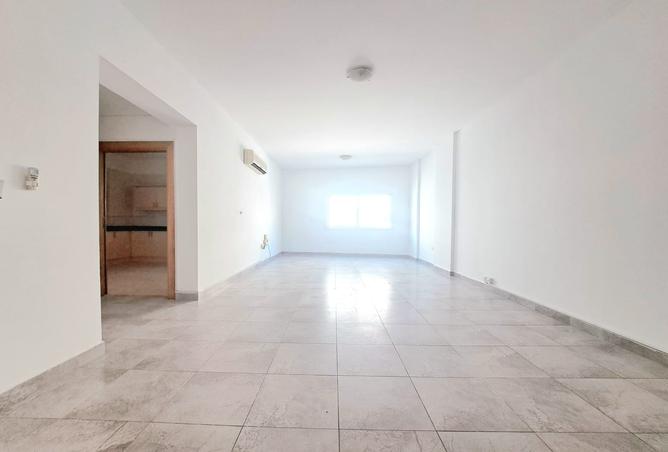 938383 - Property Image 2