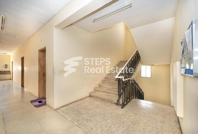 987260 - Property Image 2