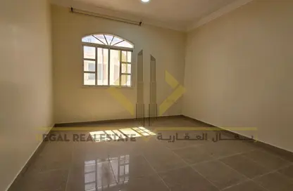 Apartment - 2 Bedrooms - 2 Bathrooms for rent in Al Nasr - Doha