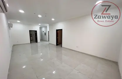 Empty Room image for: Apartment - 2 Bedrooms - 2 Bathrooms for rent in Umm Salal Mahammad - Umm Salal Mohammed - Doha, Image 1