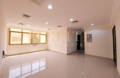Apartment - 2 Bedrooms - 2 Bathrooms for rent in Al Sadd Road - Al Sadd - Doha