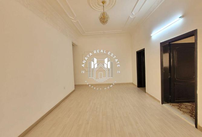 960392 - Property Image 3