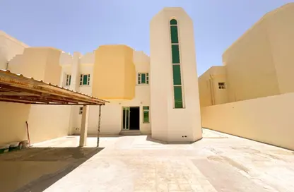 Villa - 4 Bedrooms - 4 Bathrooms for rent in Al Thumama - Al Thumama - Doha