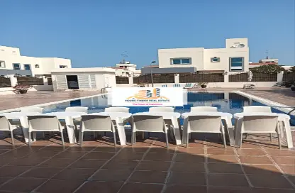 Compound - 3 Bedrooms - 3 Bathrooms for rent in Al Nasr Street - Al Nasr - Doha