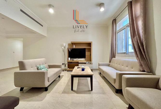 953272 - Property Image 2