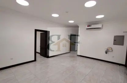 Apartment - 3 Bedrooms - 2 Bathrooms for rent in Al Mansoura - Al Mansoura - Doha
