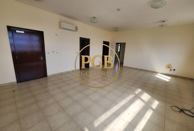 962769 - Property Image 2